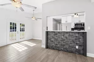 909 Stewart St, Montgomery, TX 77316 - Photo 6