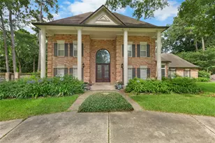 5611 Garden Point Dr, Kingwood, TX 77345 - Photo 2