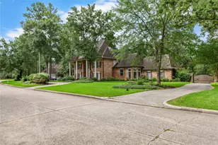 5611 Garden Point Dr, Kingwood, TX 77345 - Photo 2