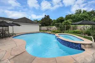 16 Twin Valley Dr, Sugar Land, TX 77479 - Photo 10