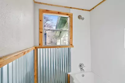 506 Trinity, Anahuac, TX 77514 - Photo 8