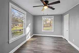 506 Trinity, Anahuac, TX 77514 - Photo 12