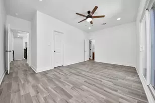 8304 S Breeze Dr, Houston, TX 77071 - Photo 20