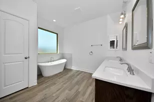 8304 S Breeze Dr, Houston, TX 77071 - Photo 16