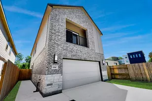 8304 S Breeze Dr, Houston, TX 77071 - Photo 2
