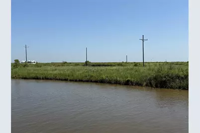 1333 Mabry Street, Gilchrist, TX 77617 - Photo 4