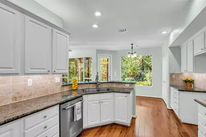 75 E Lakeridge Drive, The Woodlands, TX 77381 - Photo 22