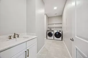 9757 Katy Freeway, Houston, TX 77024 - Photo 14