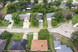 67 Sweetgum Ct, Lake Jackson, TX 77566 - Photo 4