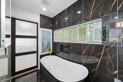 2302 Brooktree Drive, Houston, TX 77008 - Photo 32