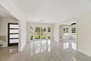 2302 Brooktree Dr, Houston, TX 77008 - Photo 16