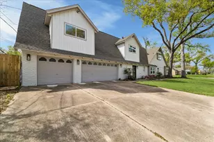 2302 Brooktree Dr, Houston, TX 77008 - Photo 10