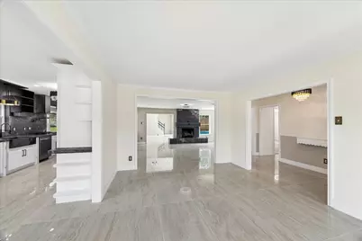 2302 Brooktree Drive, Houston, TX 77008 - Photo 18