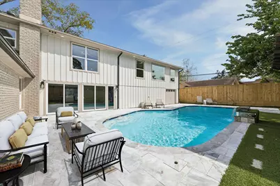 2302 Brooktree Drive, Houston, TX 77008 - Photo 8