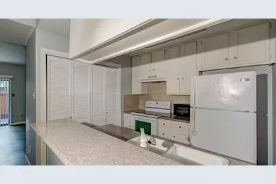 11711 Memorial Drive #381, Houston, TX 77024 - Photo 4
