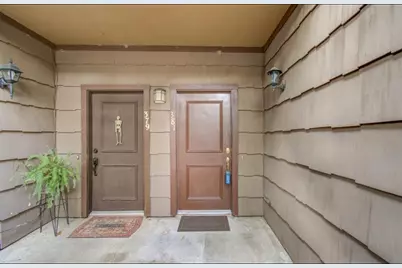11711 Memorial Drive #381, Houston, TX 77024 - Photo 14