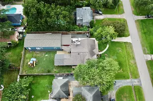 231 W 31st St, Houston, TX 77018 - Photo 4
