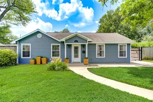 231 W 31st St, Houston, TX 77018 - Photo 2