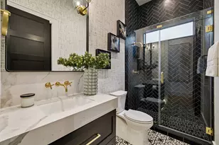 217 W 10th St, Houston, TX 77008 - Photo 16