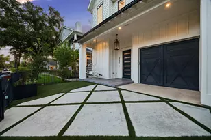 217 W 10th St, Houston, TX 77008 - Photo 2
