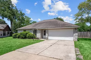 2035 Woodhue Dr, Spring, TX 77386 - Photo 2