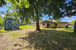1216 Fair Dr, Angleton, TX 77515 - Photo 30