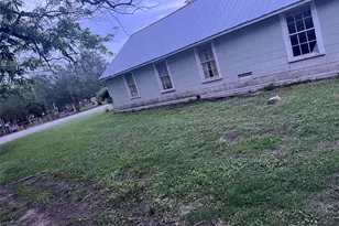 1121 N College St, Gonzales, TX 78629 - Photo 6