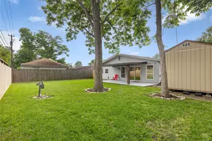 4414 W 43rd St, Houston, TX 77092 - Photo 36