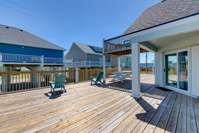 2332 Martinique, Crystal Beach, TX 77650 - Photo 2