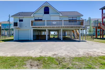 2332 Martinique, Crystal Beach, TX 77650 - Photo 4
