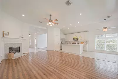 41 W Sienna Place, The Woodlands, TX 77382 - Photo 16