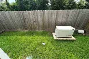2032 W Tidwell Rd, Houston, TX 77091 - Photo 32