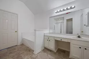 26900 Castlecliff Ln, Kingwood, TX 77339 - Photo 18