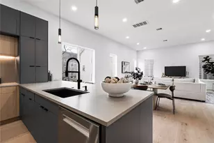 1030 W 24th St, Houston, TX 77008 - Photo 8