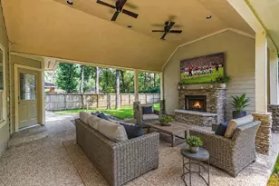 15 Filigree Pines Pl, The Woodlands, TX 77382 - Photo 44