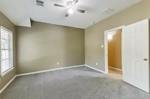 15 Filigree Pines Pl, The Woodlands, TX 77382 - Photo 38