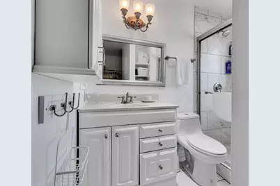 2121 Fountain View Drive #H1, Houston, TX 77057 - Photo 18