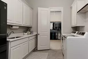 114 Crescent City Dr, Montgomery, TX 77316 - Photo 18