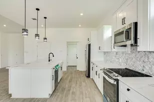 302 Colt Trail, Angleton, TX 77515 - Photo 16