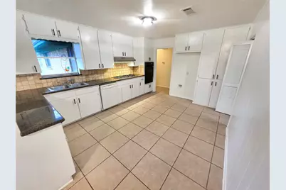 109 Poppy Street, Lake Jackson, TX 77566 - Photo 12