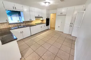 109 Poppy St, Lake Jackson, TX 77566 - Photo 12