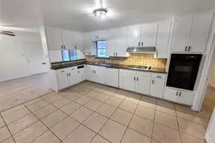 109 Poppy St, Lake Jackson, TX 77566 - Photo 8