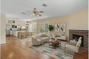 1102 Mabry Mill Rd, Houston, TX 77062 - Photo 2