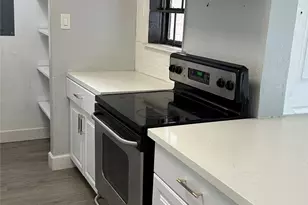 9550 Deering Dr, Houston, TX 77036 - Photo 8