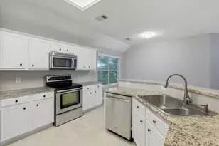 22028 Knights Cove Dr, Kingwood, TX 77339 - Photo 8