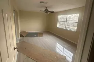 10102 Old Towne Ln, Sugar Land, TX 77498 - Photo 6