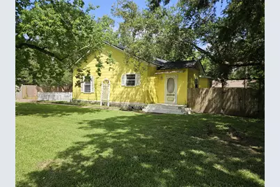 109 Sunnyview Avenue, Friendswood, TX 77546 - Photo 1