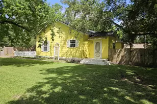 109 Sunnyview Ave, Friendswood, TX 77546 - Photo 1