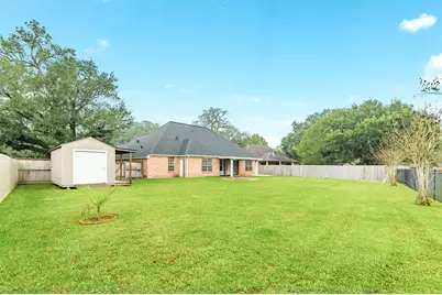 900 Enchanted Oaks Drive, Angleton, TX 77515 - Photo 32