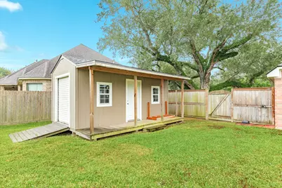 900 Enchanted Oaks Drive, Angleton, TX 77515 - Photo 36
